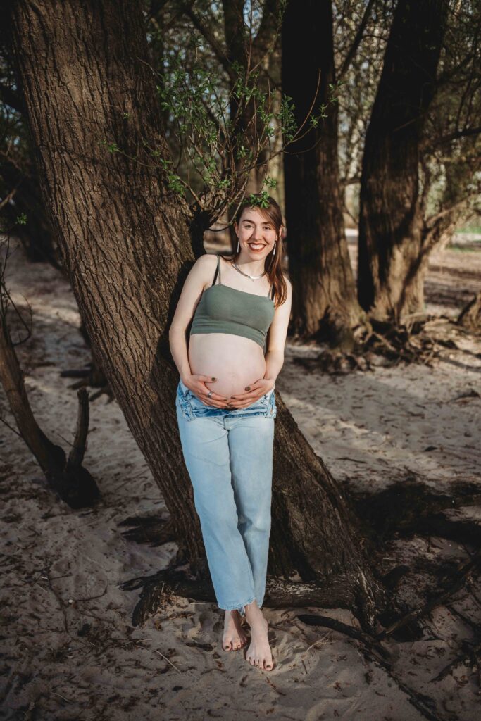 schwangerschafts fotos babybauch shooting rhein strand koeln cologne monika tambour