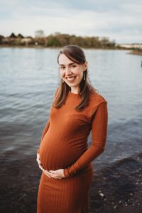 schwangerschafts fotos babybauch shooting rhein strand koeln cologne monika tambour